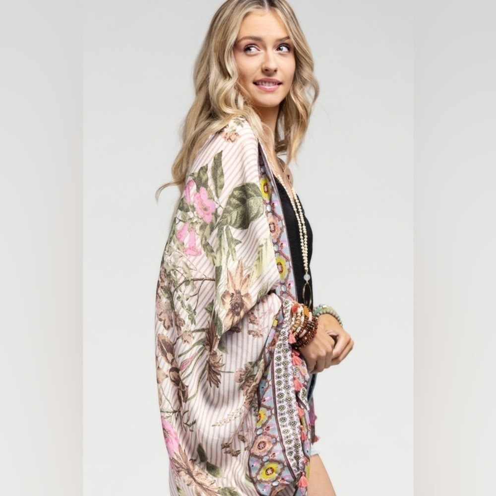 Women's Moroccan Flower Cocoon Kimono with Tassel Accent One Size - Picture 3 of 5